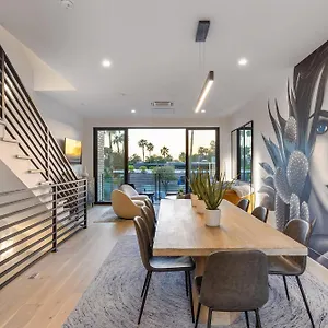 Perfect Friends Escape In Old Town With Pool Access And Roof Deck! Scottsdale